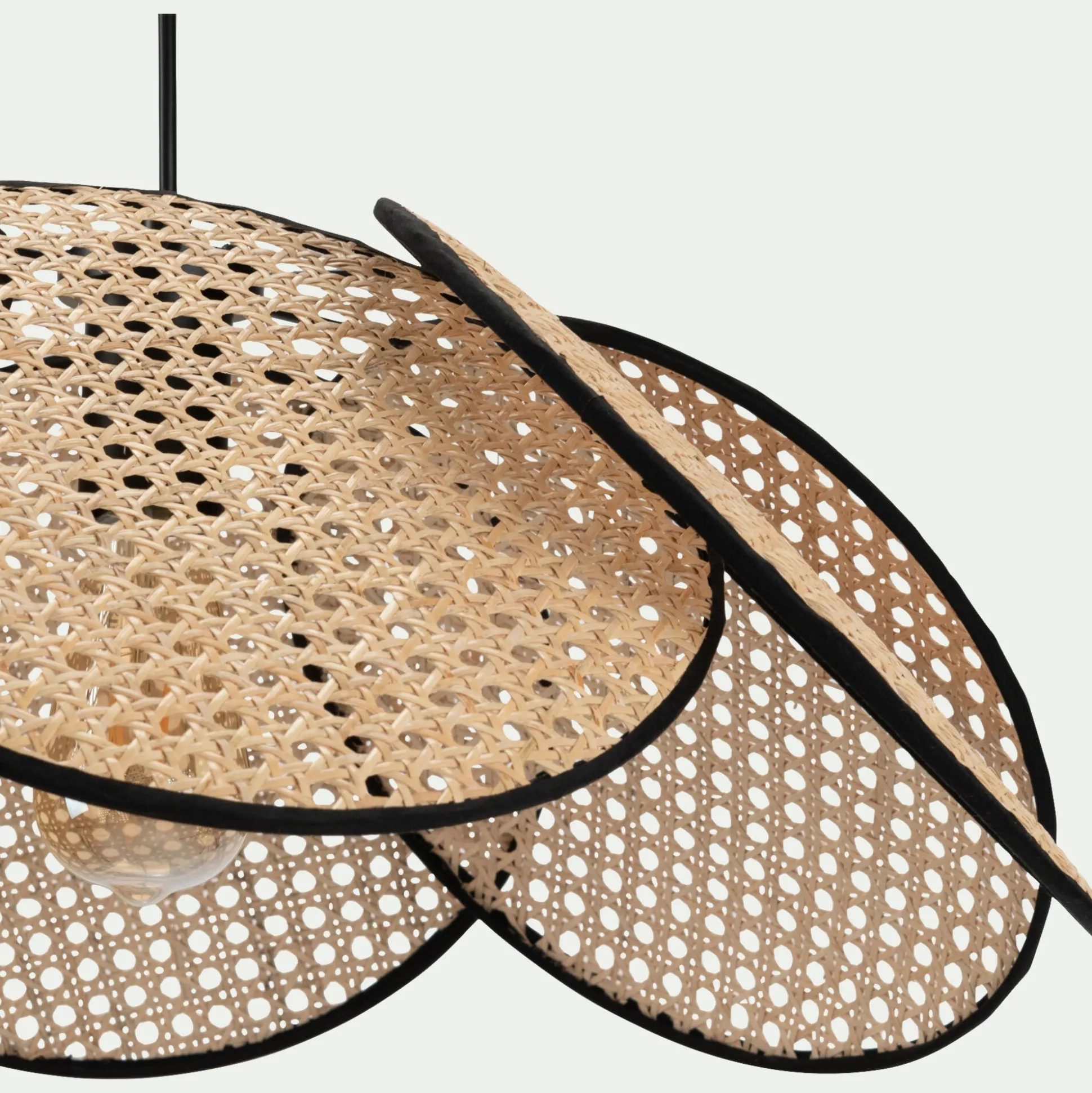 Suspension fleur électrifiée E27 en rotin D60cm - naturel