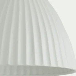 Suspension électrifiée en porcelaine striée D29,3cm - blanc