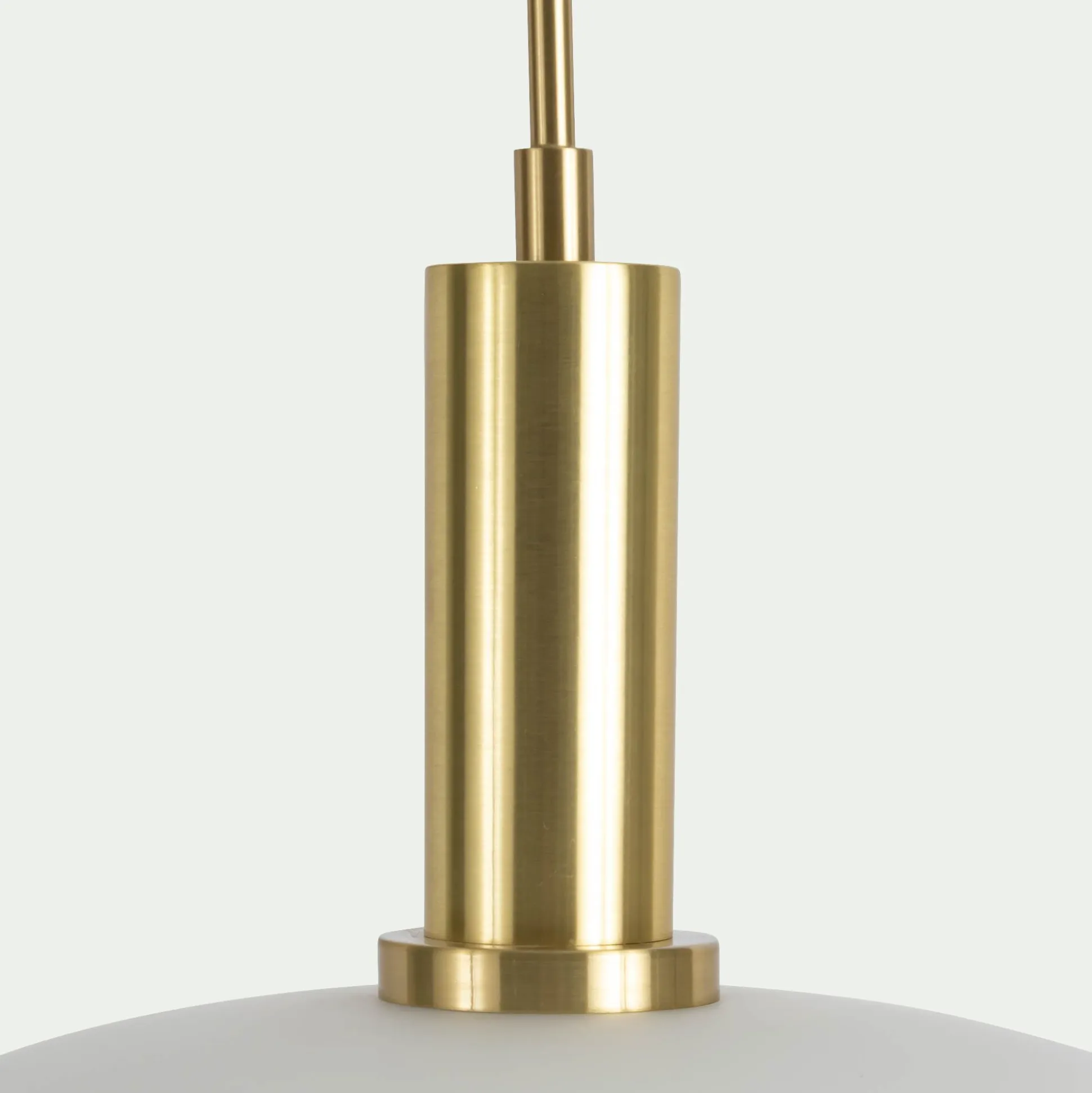 Suspension électrifiée à 3 globes en verre opalin H70cm - blanc