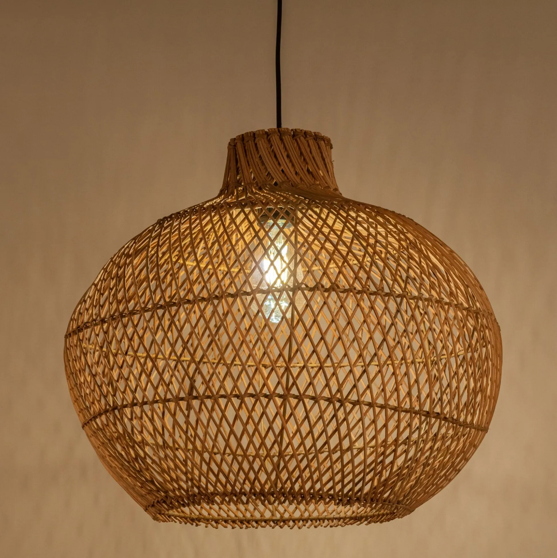 Suspension non électrifiée en rotin et fer - naturel D46cm