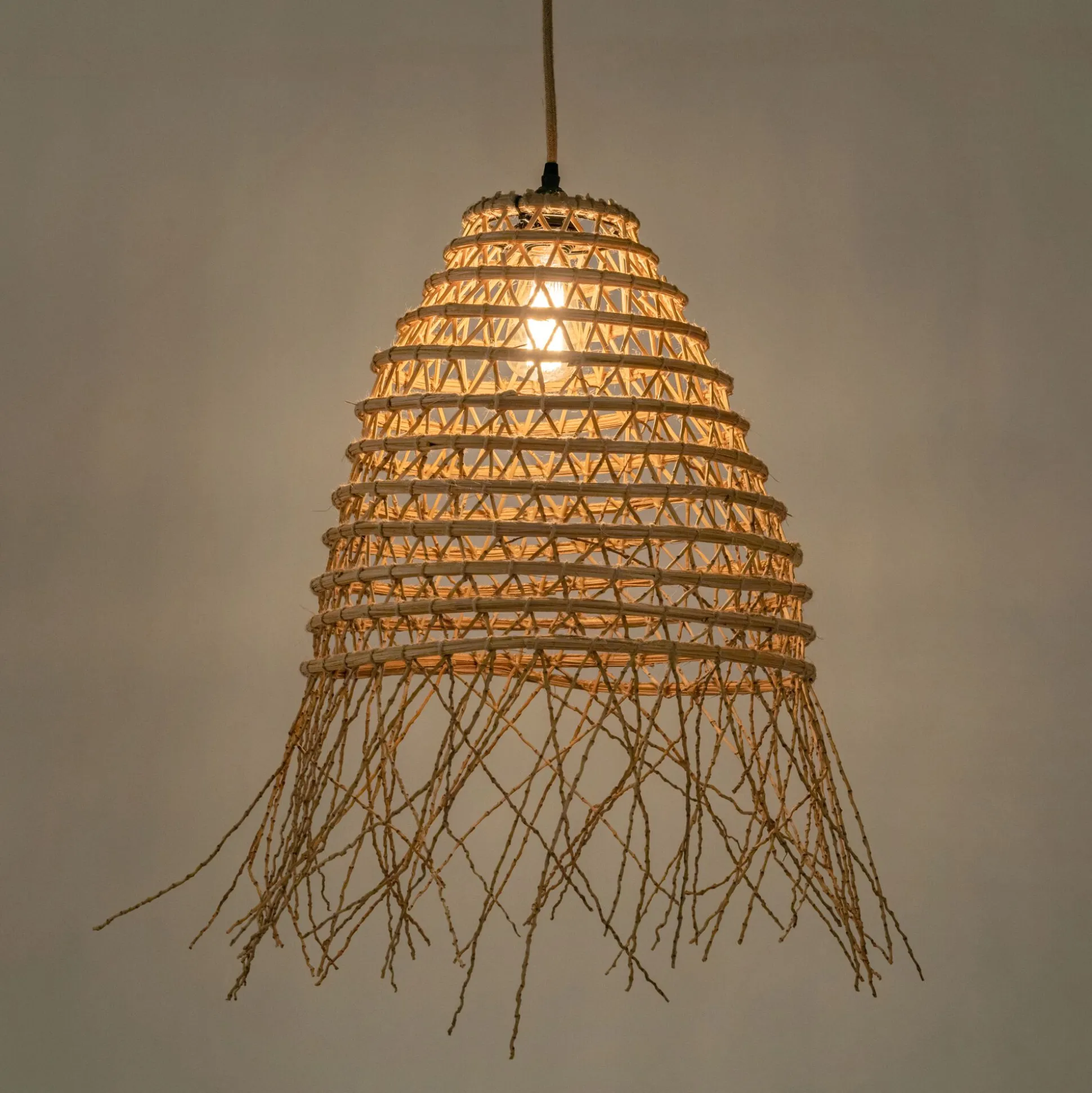 Suspension non électrifiée fait main E27 en palmier D40cm - naturel