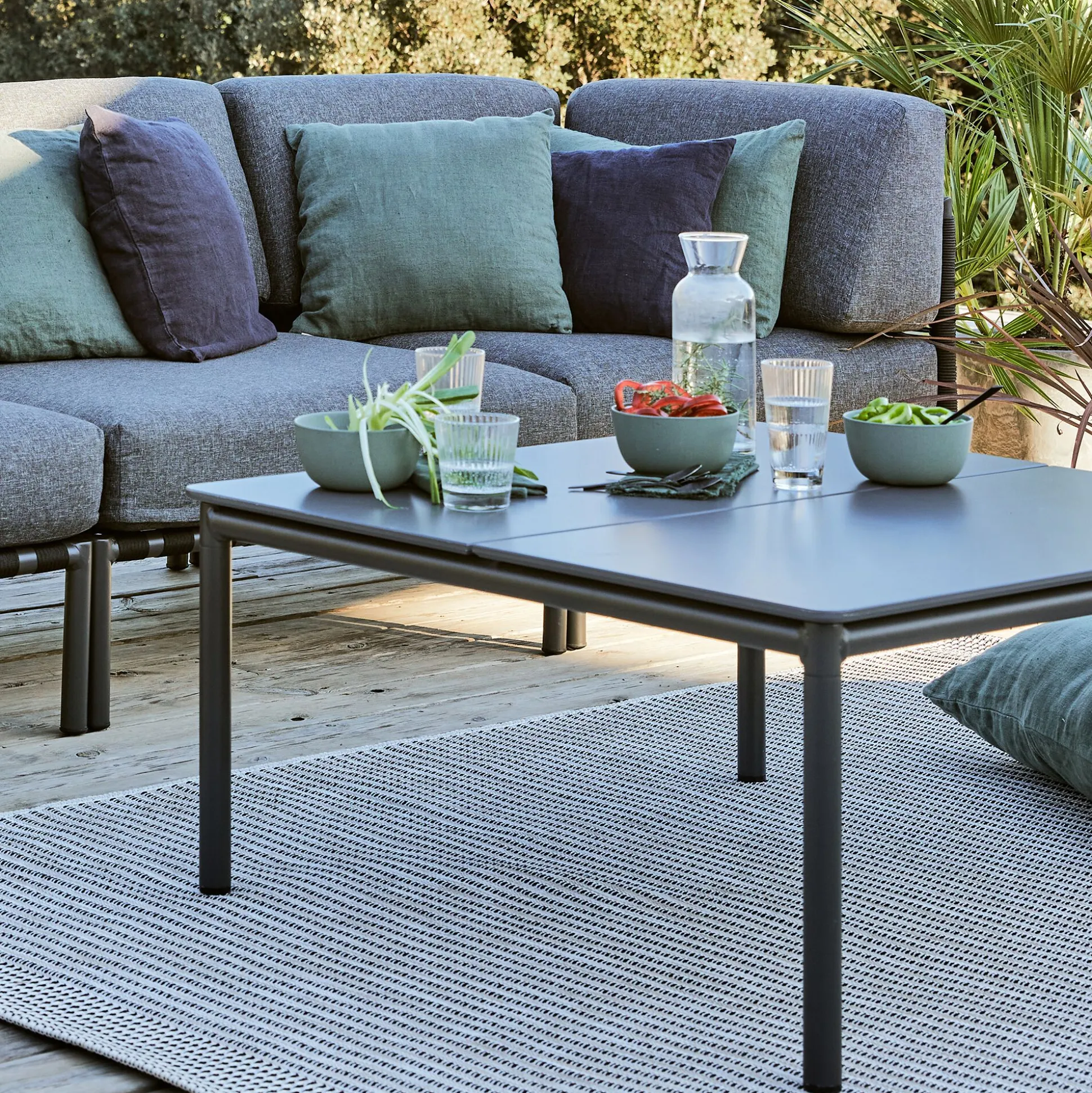 Table basse de jardin carrée en aluminium - gris