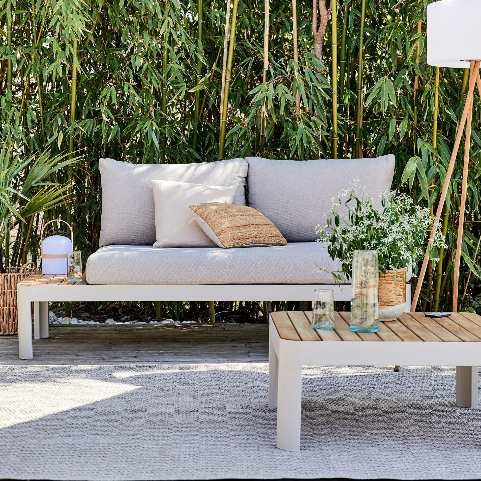 Table basse de jardin carrée en teck et aluminium - beige