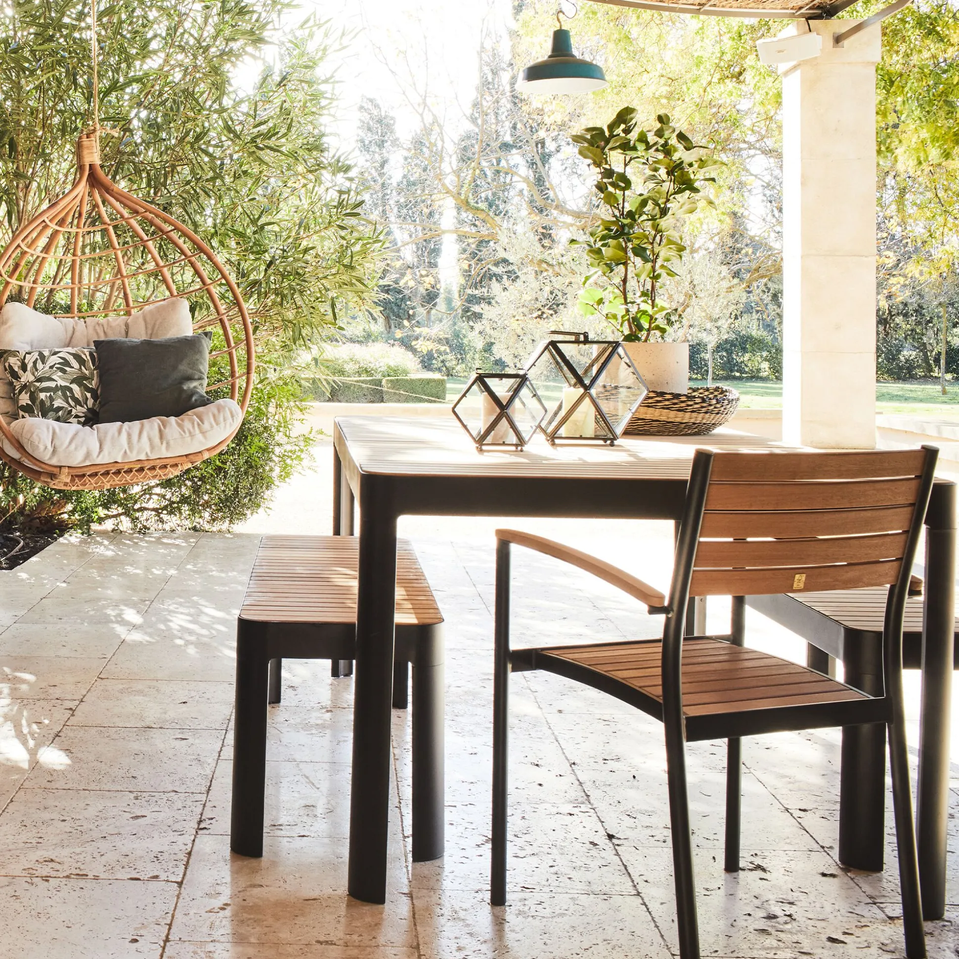 Table de repas jardin en aluminium et teck - bois clair (6 places)