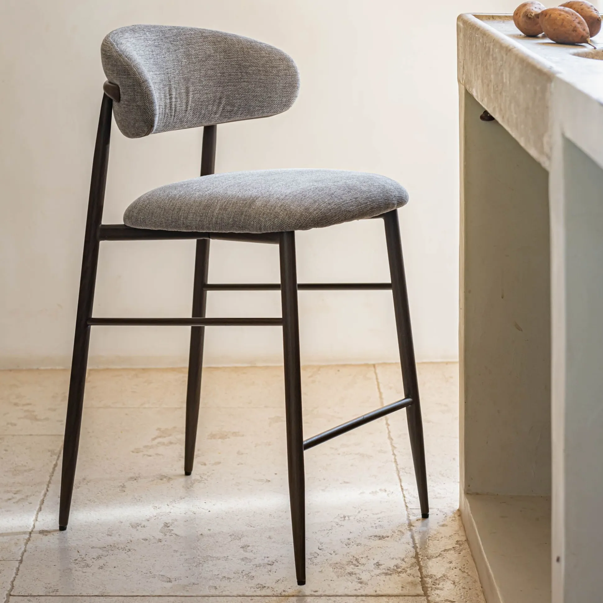 Tabouret haut de repas en tissu H66cm - gris