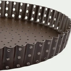 Tourtière cannelée perforée en acier D24cm - marron