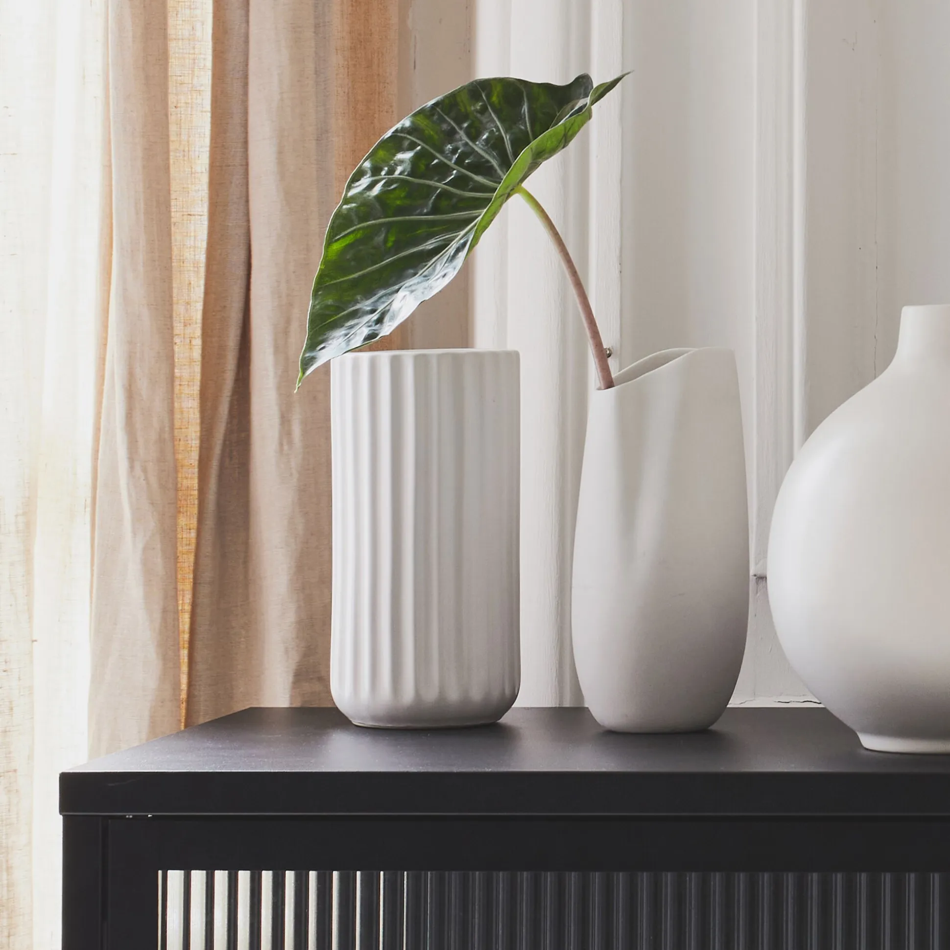 Vase contemporain en céramique H21cm - blanc
