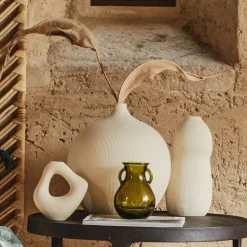 Vase contemporain en faïence H28cm - blanc