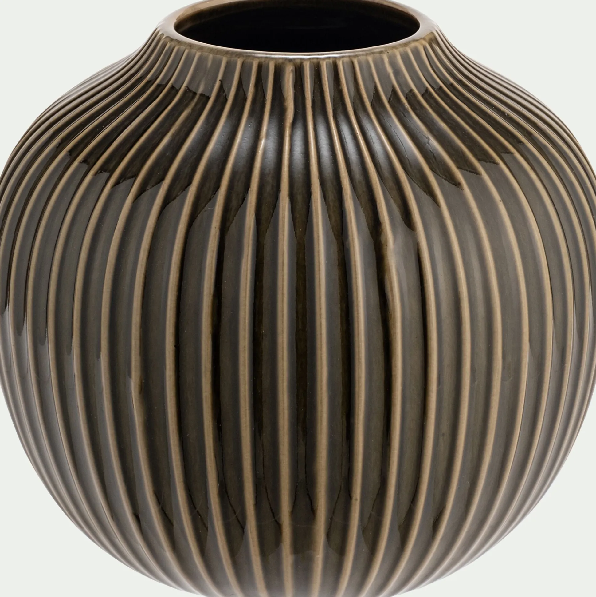 Vase strié en grès H14,5cm - vert
